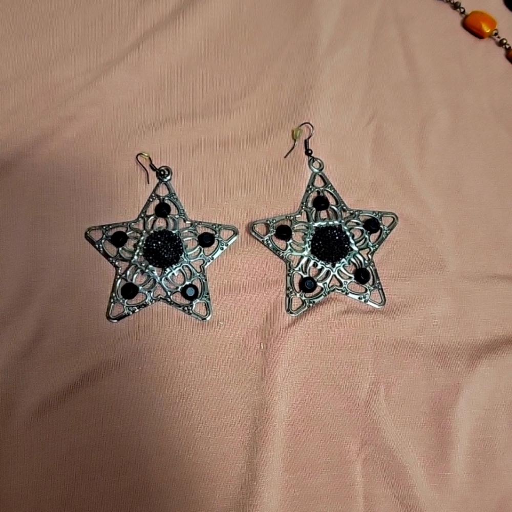 Oil Rub Finished Silver Star Earrings with  Black Assents